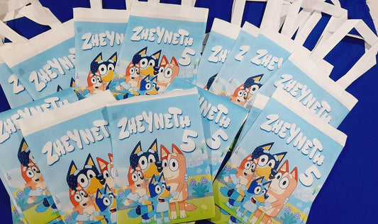 Canastitas y bolsas ecológicas personalizadas con diseño para cumpleaños y eventos en Panamá.